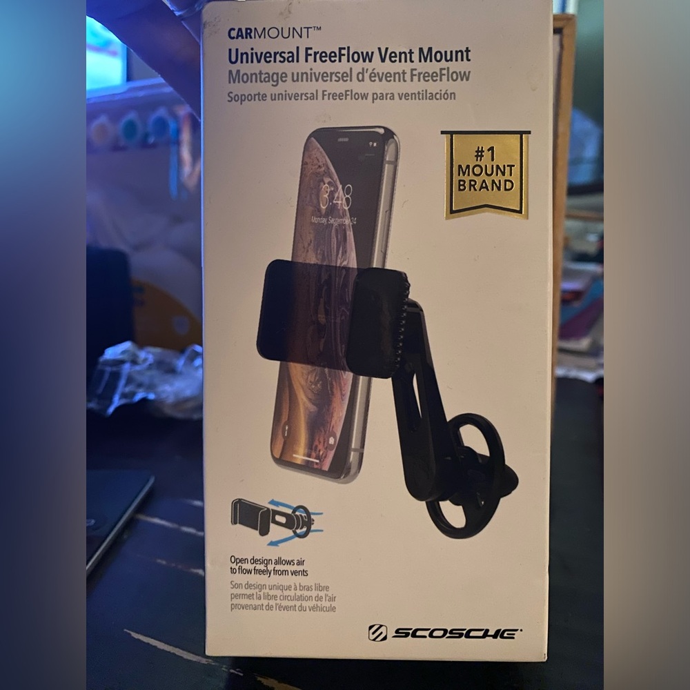 CarMount Universal Mount for Mobile Devices with Freeflow Vent Arm